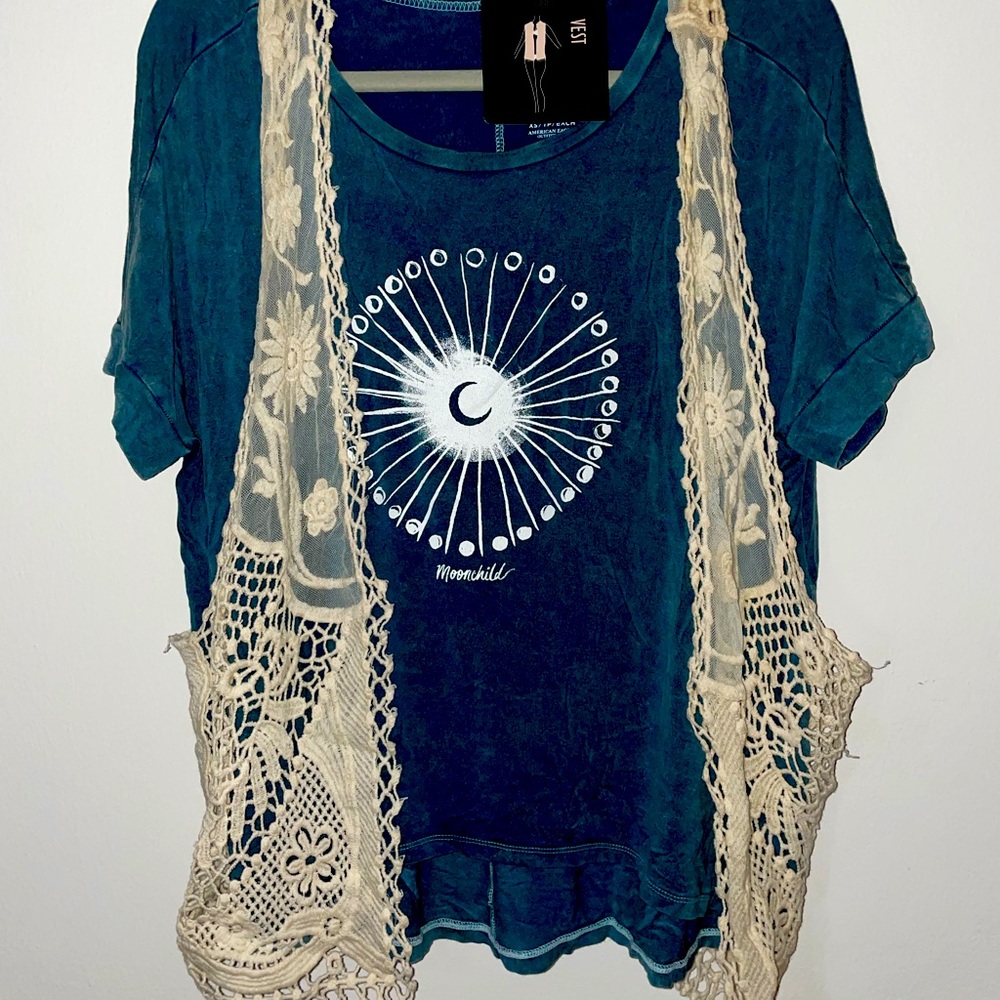 Brand new vest. Can have with the shirt!